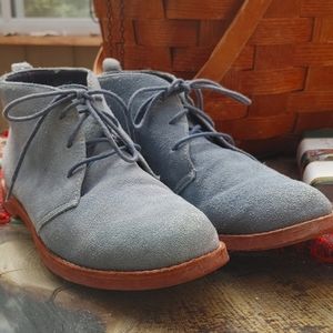 Incredible blue suede desert boots!